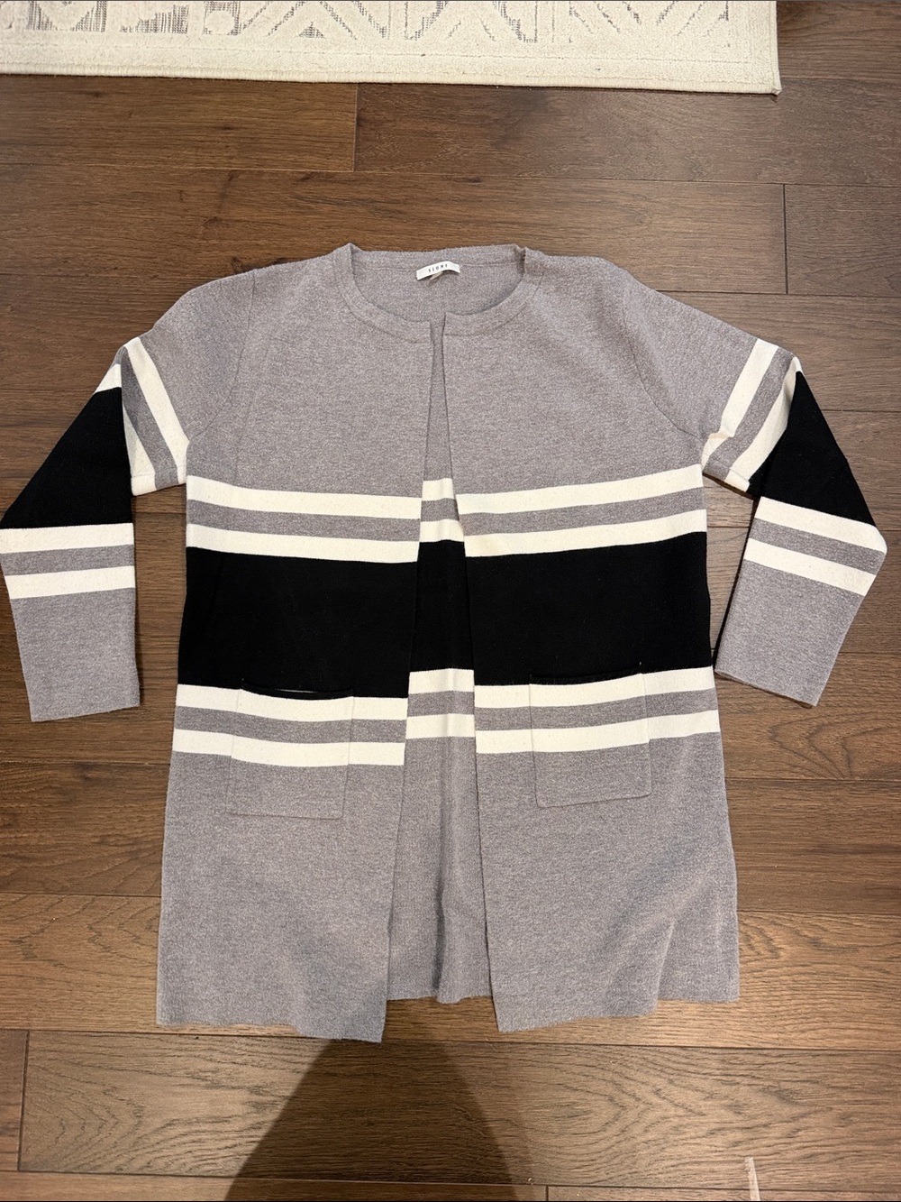 Sioni Gray, Black & Cream Striped Open-Front Cardigan Size Large - C60-061